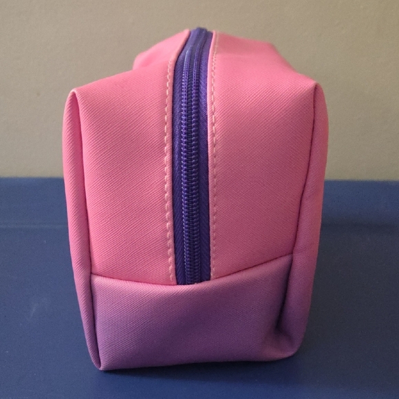 Hello Kitty × Creme Shop Accessory Bag/ Cosmetic Bag - Picture 2 of 6